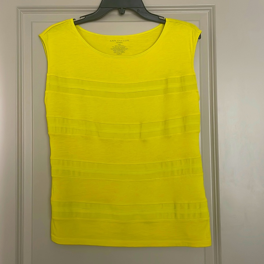 Ann Taylor women’s sleeveless blouse, yellow, size Medium Petite